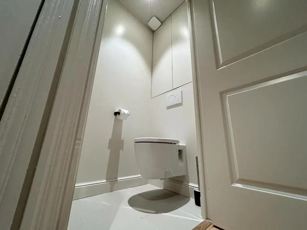 Appartement Situe Au Centre Ville De Cannes