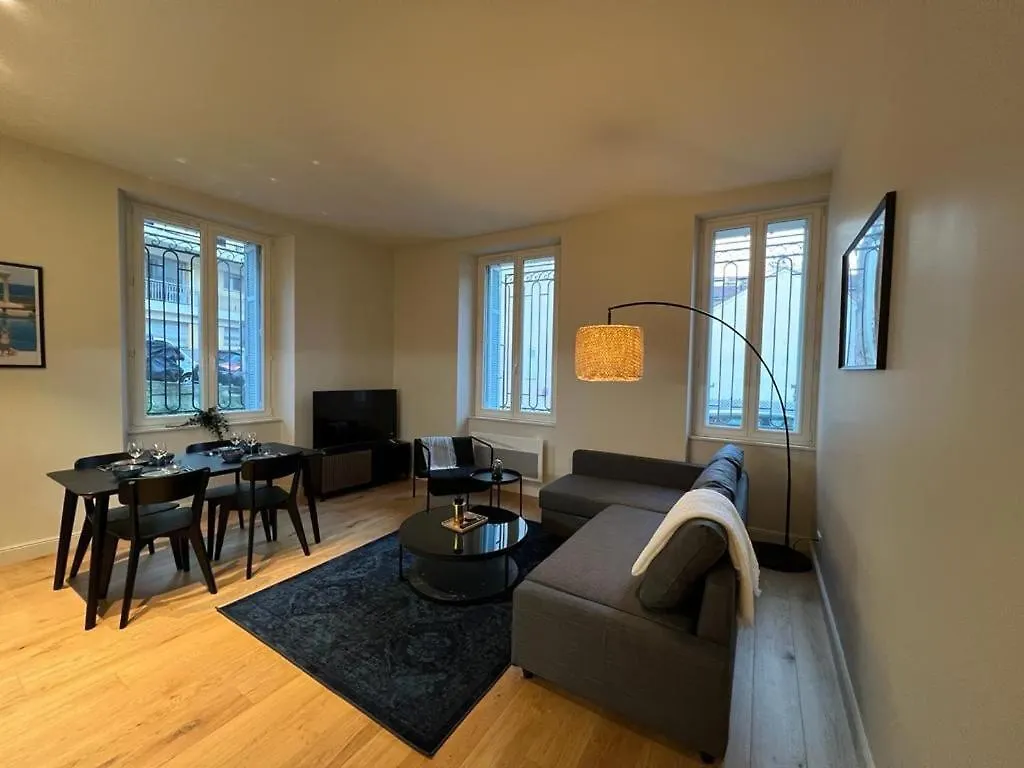 Appartement Situe Au Centre Ville De Cannes